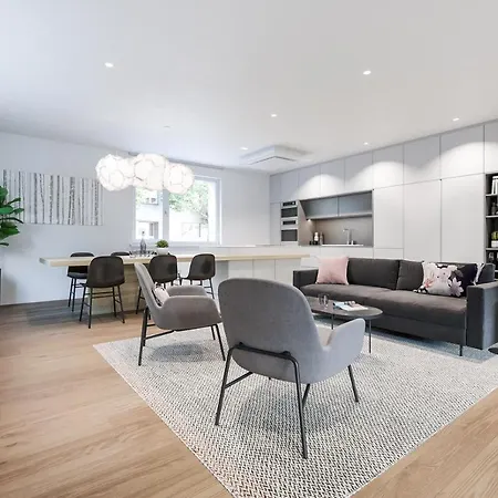 Superior Three-bedroom Apartment *